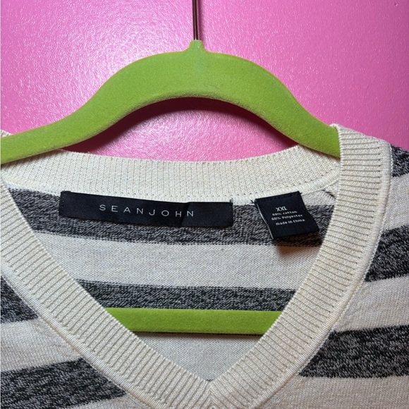Sean John Black and White V-Neck Sweater - Picture 3 of 7